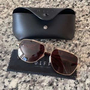 Diff gold sunglasses with cleaning cloth and case